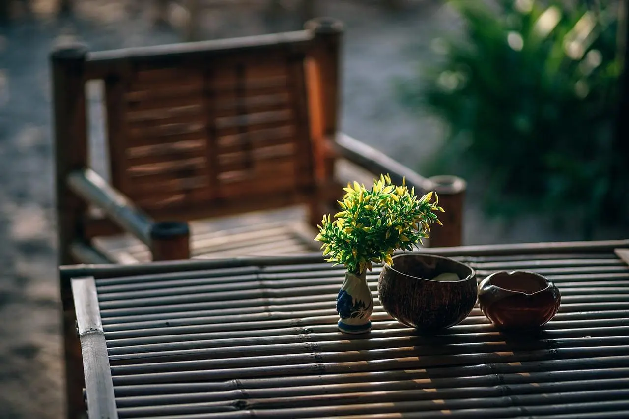 kursi santai dari bambu